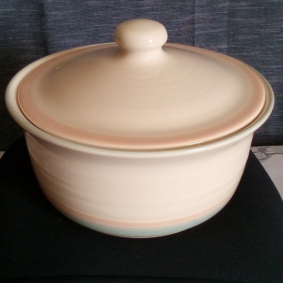 VTG PFALTZGRAFF Sunrise 2Qt Round Casserole Dish with Lid (Discontinued Piece) - Picture 6 of 6